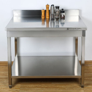 Table inox professionnelle Dynasteel : robustesse et praticité