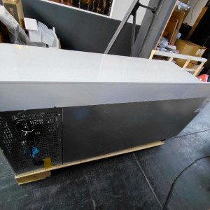 Table Réfrigérée 3 Portes GN1/1 - Profondeur 700 avec Dosseret - Dynasteel